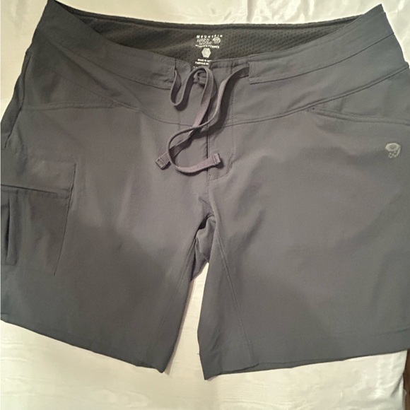 Mountain Hardwear Charcoal Active Shorts - Picture 1 of 9